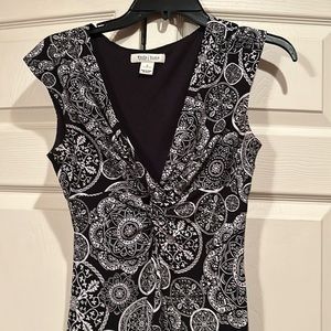 White House Black Market sz 2 Deep Plunge, Twist Front,  Knit Dress, Cap Sleeve